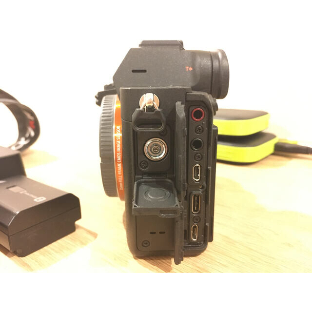 Sony a7r4 + Tamron 24mm f2.8 スマホ/家電/カメラのカメラ(ミラーレス一眼)の商品写真