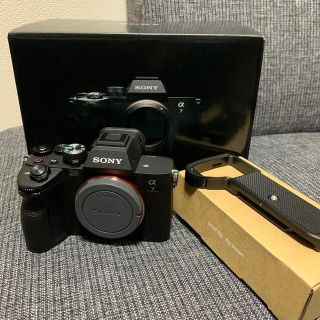 ソニー(SONY)のSONY a7iv  極上美品(ミラーレス一眼)