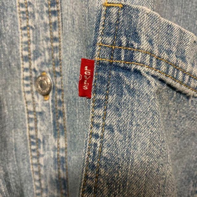 Levi's(リーバイス)の●リーバイス● アメリカ古着　ビックサイズ 赤タブ　デニムシャツ　ブルーメンズ メンズのトップス(シャツ)の商品写真