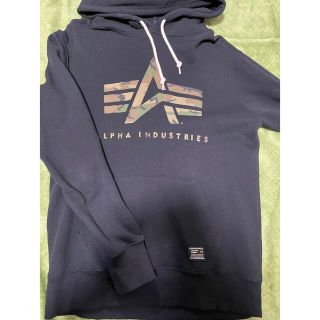 アルファインダストリーズ(ALPHA INDUSTRIES)のALPHA INDUSTRIES 迷彩 黒パーカー(パーカー)