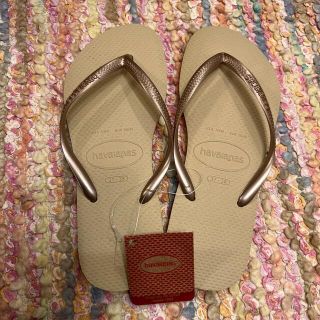 ハワイアナス(havaianas)のビーチサンダル　ハワイアナス　ベージュ　新品未使用(ビーチサンダル)