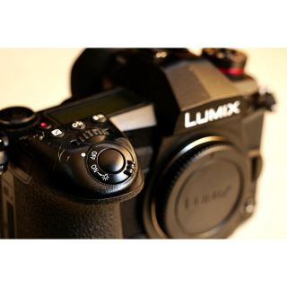 LUMIX G9 Pro 純正バッテリー4個付き！