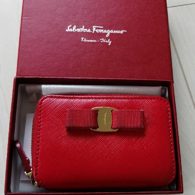 Salvatore Ferragamo(サルヴァトーレフェラガモ)のご専用です　Ferragamo　コインケース レディースのファッション小物(コインケース)の商品写真