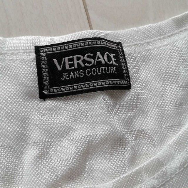 VERSACE(ヴェルサーチ)のご専用です　VERSACE　半袖カットソー レディースのトップス(カットソー(半袖/袖なし))の商品写真