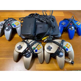 ニンテンドウ64(NINTENDO 64)のニンテンドー64 コントローラー4つ ソフト12本セット(家庭用ゲーム機本体)