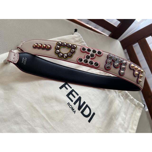 今日まで限定出品　FENDI ストラップユー