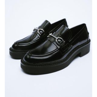 ZARA(メタル ・ ローファー/革靴)のフリマアイテム一覧 ZARA(メタル ・ ローファー/革靴)のフリマアイテム一覧