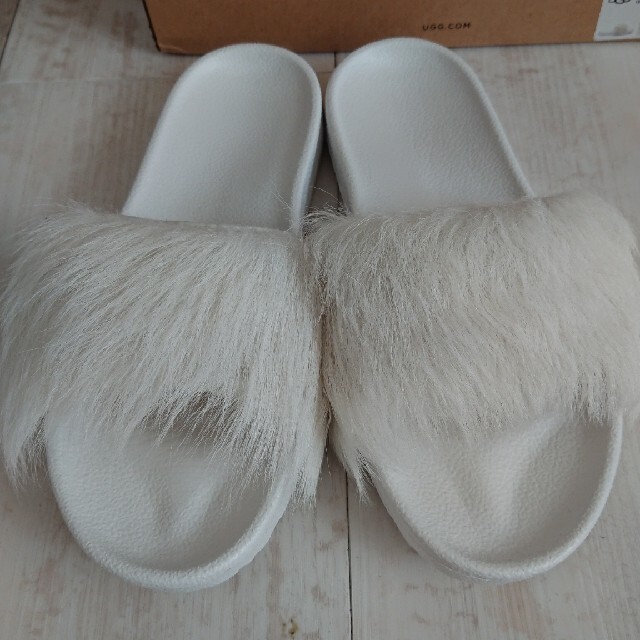 UGG - 新品UGG・ファー付きサンダルの通販 by カールズショップ|アグ