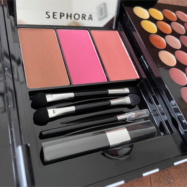 sephora コスメキット　限定人気セットを集めたコフレです