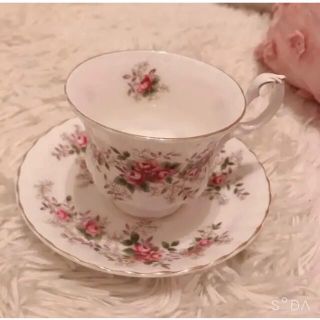 ロイヤルアルバート(ROYAL ALBERT)のラベンダーローズ　カップアンドソーサー(食器)