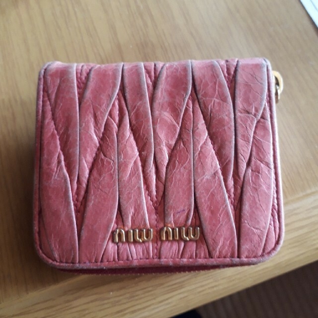 miumiu(ミュウミュウ)のMIUMIU　折り畳み財布 レディースのファッション小物(財布)の商品写真