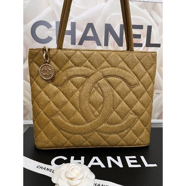 CHANEL キャビアスキン復刻トートバック(ゴールド金具)