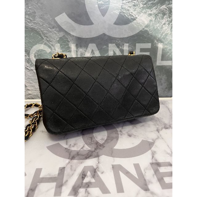 CHANEL(シャネル)の☆正規超美品☆シャネル　ミニマトラッセ　ターンロック　ゴールド金具　ブラック♪ レディースのバッグ(ショルダーバッグ)の商品写真