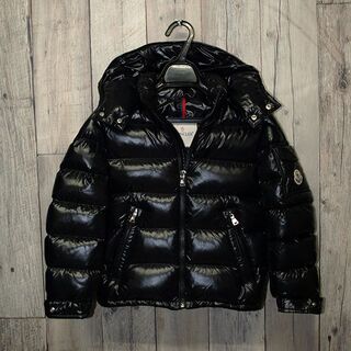 モンクレール(MONCLER)のモンクレール・子ども用ダウンジャケット◇ブラック　8　ワンシーズン使用　美品(ジャケット/上着)