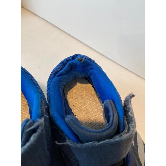adidas(アディダス)のアディダス　スニーカー キッズ/ベビー/マタニティのキッズ靴/シューズ(15cm~)(スニーカー)の商品写真