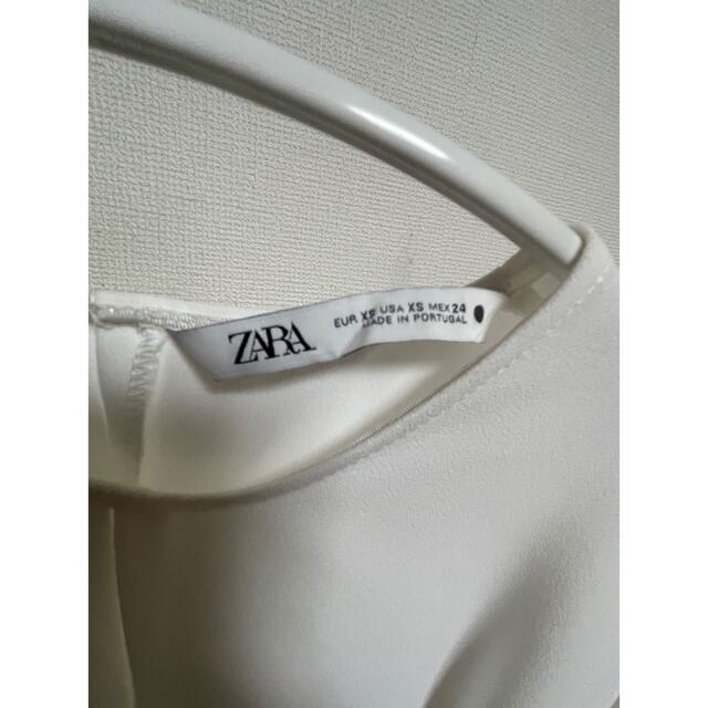 ZARA(ザラ)の新品Zara ザラXSカットソー　ブラウス　白 レディースのトップス(カットソー(半袖/袖なし))の商品写真