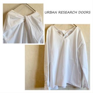 アーバンリサーチ(URBAN RESEARCH)のURBAN RESEARCH DOORS バックリボン シャツ ブラウス(シャツ/ブラウス(長袖/七分))