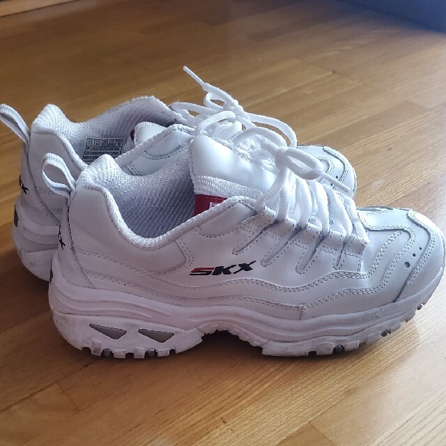 SKECHERS(スケッチャーズ)のスケッチャーズ　白スニーカー レディースの靴/シューズ(スニーカー)の商品写真