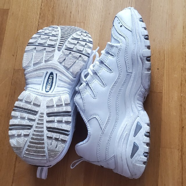 SKECHERS(スケッチャーズ)のスケッチャーズ　白スニーカー レディースの靴/シューズ(スニーカー)の商品写真