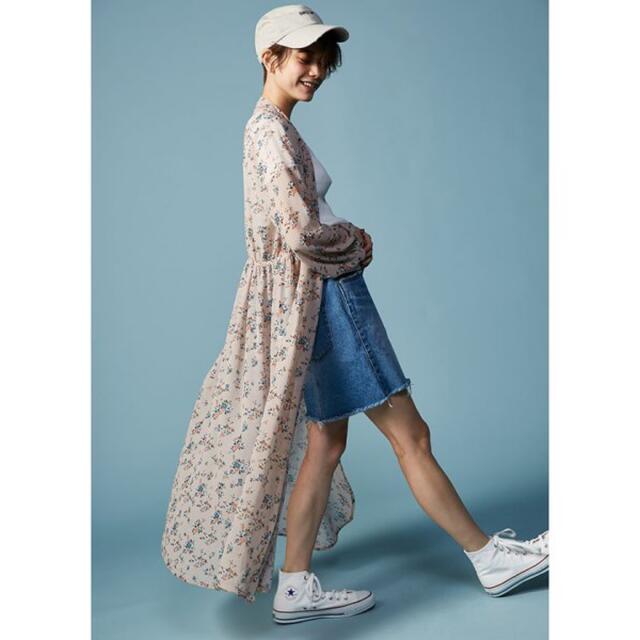 AZUL by moussy(アズールバイマウジー)の更に値下！AZUL by moussy フラワー柄2wayガウン レディースのトップス(カーディガン)の商品写真