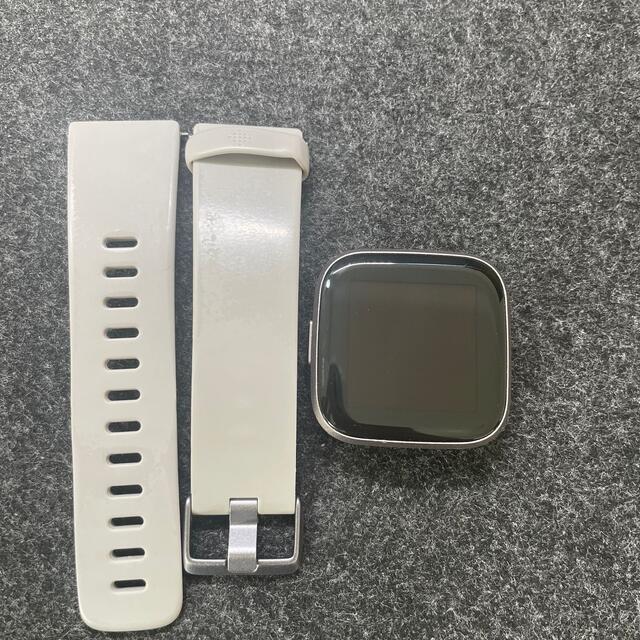 Fitbit versa 2 スマートウォッチ　美品腕時計(デジタル)