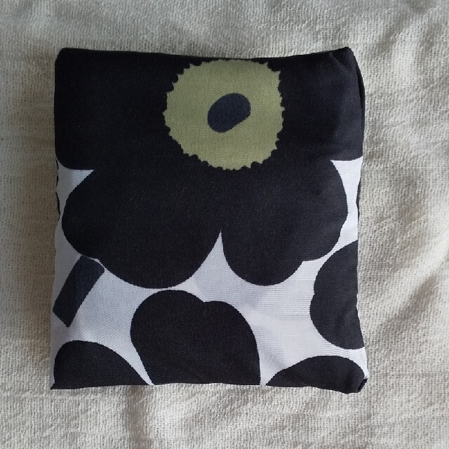 marimekko(マリメッコ)のマリメッコエコバック  新品、未使用北欧ウニッコ レディースのバッグ(エコバッグ)の商品写真