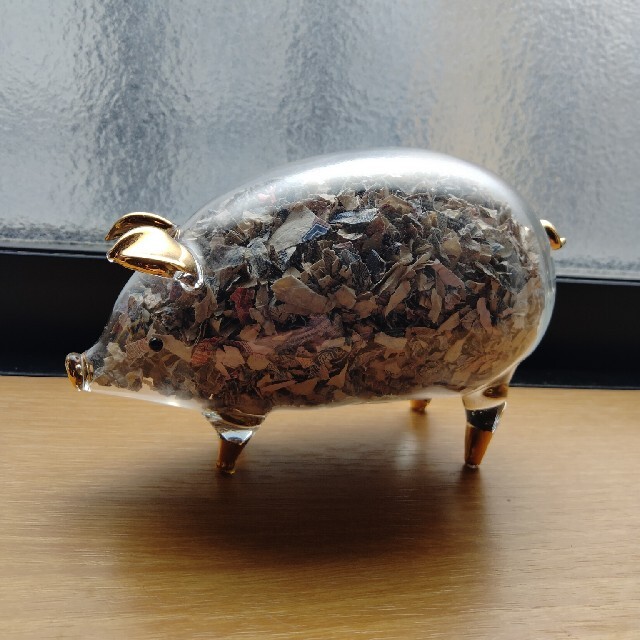 金の豚　ガラスの置き物 エンタメ/ホビーの美術品/アンティーク(ガラス)の商品写真