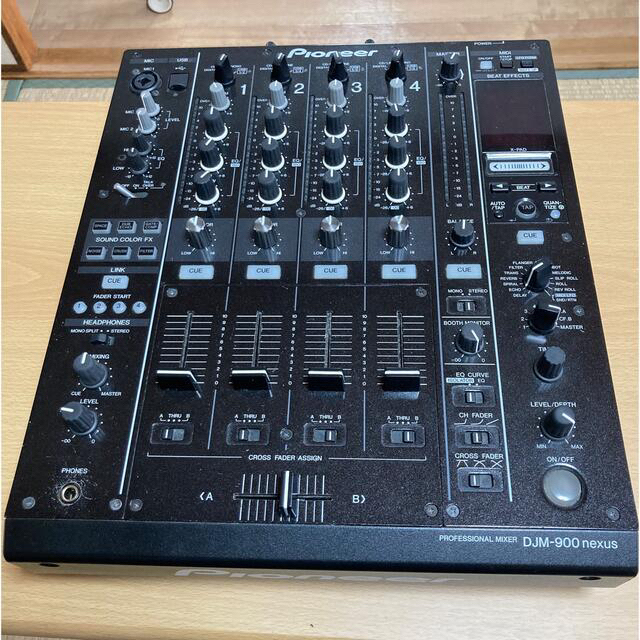 Pioneer(パイオニア)のPioneer DJミキサー　DJM-900nexus カバー付き 楽器のDJ機器(DJミキサー)の商品写真