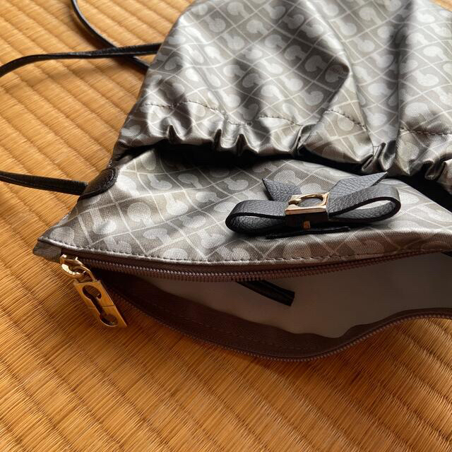 GHERARDINI(ゲラルディーニ)のゲラルディーニ　ショルダーバッグ　かなり美品 レディースのバッグ(ショルダーバッグ)の商品写真