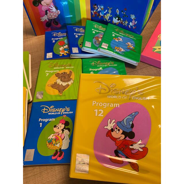 Disney(ディズニー)のディズニー英語 DVD WORLD OF ENGLISH Basic ABCs+ キッズ/ベビー/マタニティのおもちゃ(知育玩具)の商品写真