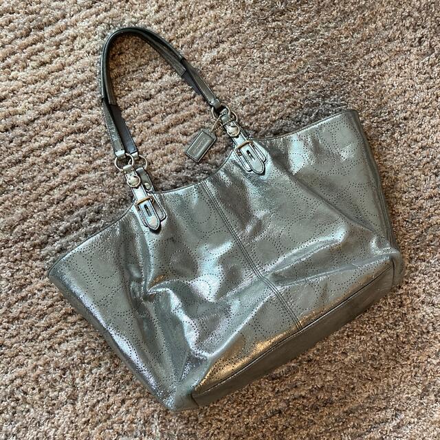 COACH - コーチ 美品 シルバー バック 最終値下げ❗️の通販 by サリー