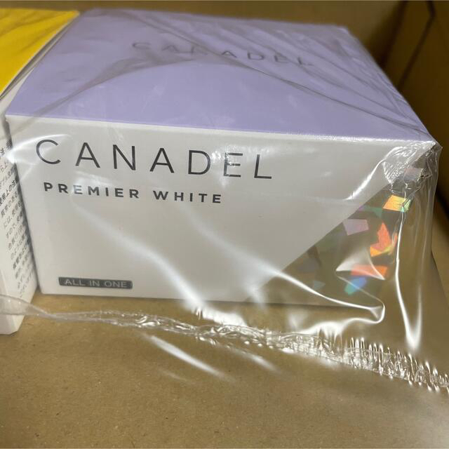 CANADELプレミアムホワイト コスメ/美容のスキンケア/基礎化粧品(オールインワン化粧品)の商品写真