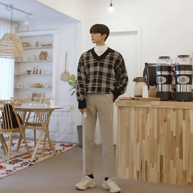 メンズ チェック柄ニットセーター 韓国 Vネック カジュアル全2色 メンズ チェック柄ニットセーター 韓国 Vネック カジュアル全2色