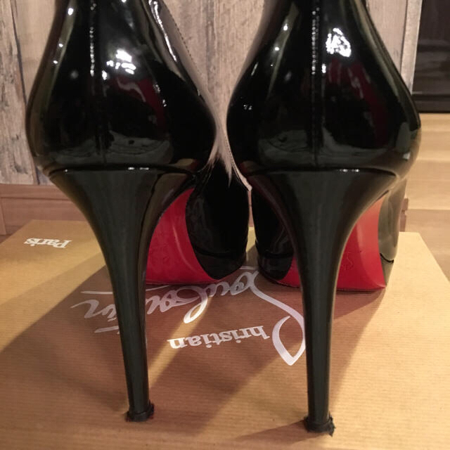 Christian Louboutin(クリスチャンルブタン)のクリスチャンルブタン  パテント シンプルパンプス ブラック レディースの靴/シューズ(ハイヒール/パンプス)の商品写真
