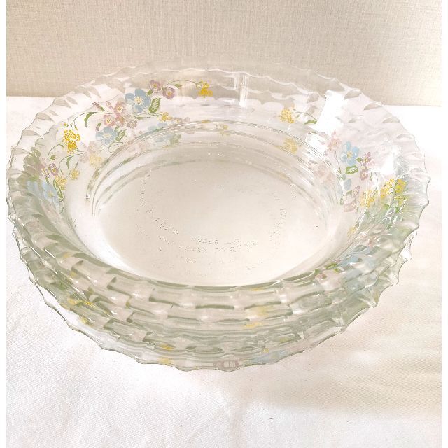 Pyrex(パイレックス)の【美品】PYREX（パイレックス） iwaki 耐熱皿 グラタン皿 5枚セット インテリア/住まい/日用品のキッチン/食器(食器)の商品写真