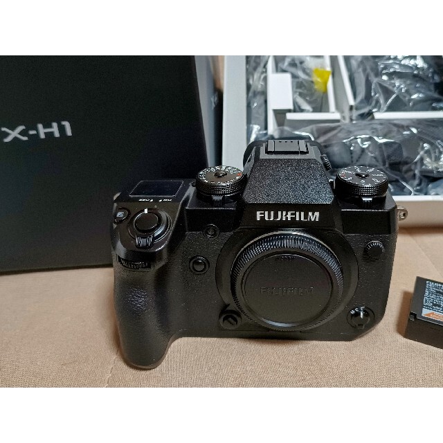 美品　FUJIFILM X−H1　富士フイルムミラーレス一眼