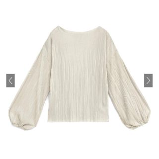 グレイル(GRL)のGRL ［新品］マットサテンプリーツボートネックトップス(カットソー(長袖/七分))