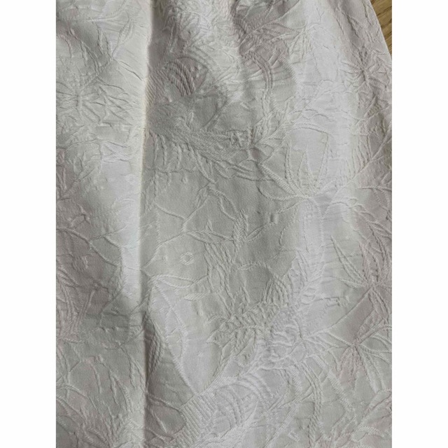 ROSE BUD(ローズバッド)の【ROSE BUD】刺繍スカート 白 レディースのスカート(ひざ丈スカート)の商品写真