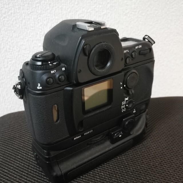 Nikon F6 　おまけ　トキナーのマクロ スマホ/家電/カメラのカメラ(フィルムカメラ)の商品写真