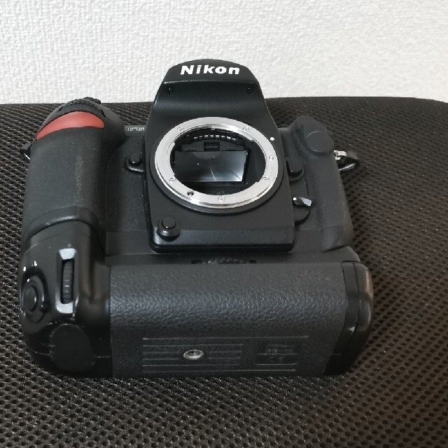 Nikon F6 　おまけ　トキナーのマクロ スマホ/家電/カメラのカメラ(フィルムカメラ)の商品写真