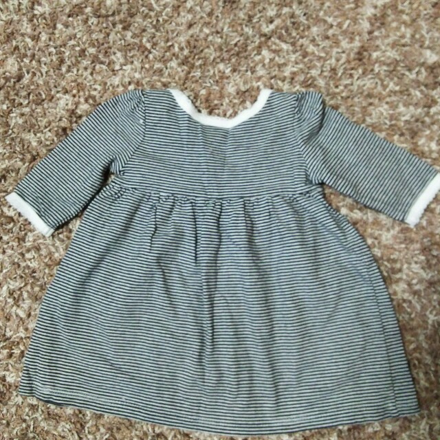 Old Navy(オールドネイビー)のボーダーワンピース キッズ/ベビー/マタニティのベビー服(~85cm)(ワンピース)の商品写真