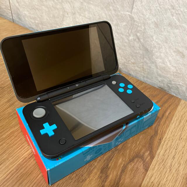 ニンテンドー2DS(ニンテンドー2DS)のNintendo ゲーム機本体 NEW ニンテンドー 2DS LL ブラック/タ エンタメ/ホビーのゲームソフト/ゲーム機本体(携帯用ゲーム機本体)の商品写真