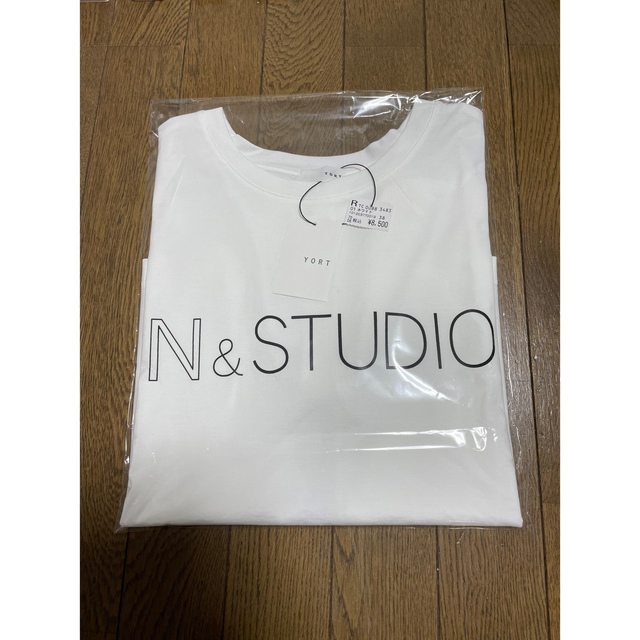 SCOT CLUB(スコットクラブ)のとなみん様　専用　YORT STUDIO ロゴTシャツ レディースのトップス(Tシャツ(半袖/袖なし))の商品写真