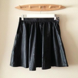ヘザー(heather)のheather レザースカート(ひざ丈スカート)