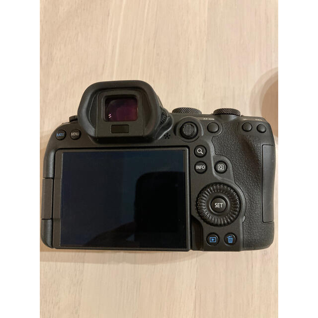 Canon(キヤノン)の美品 EOS R6   スマホ/家電/カメラのカメラ(ミラーレス一眼)の商品写真