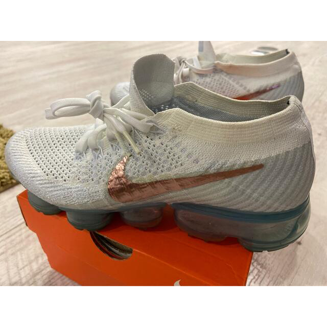 NIKE(ナイキ)のNIKE AIR VAPORMAX FLYKNIT メンズの靴/シューズ(スニーカー)の商品写真