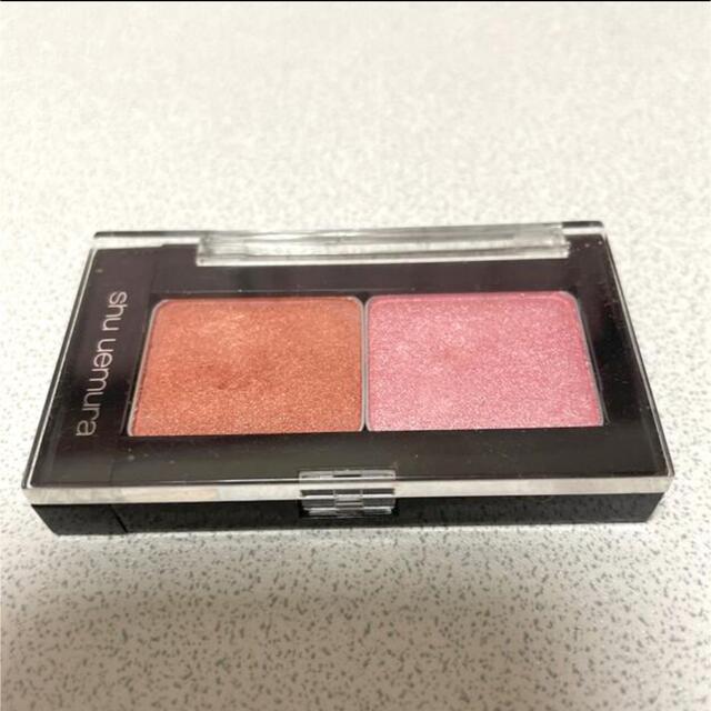 shu uemura(シュウウエムラ)の【美品】　シュウウエムラ アイシャドウ2色 コスメ/美容のベースメイク/化粧品(アイシャドウ)の商品写真