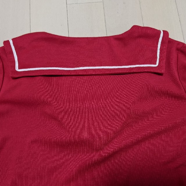 未使用　赤い半袖　トップス　Tシャツ　半袖パーカー レディースのトップス(Tシャツ(半袖/袖なし))の商品写真
