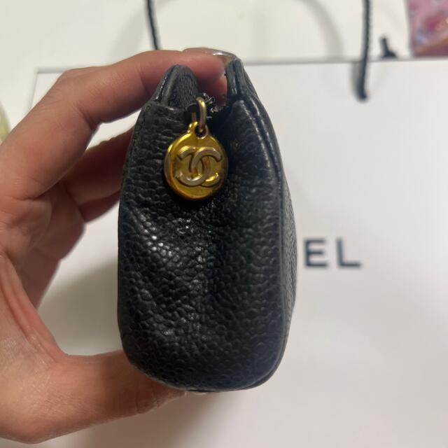 CHANEL(シャネル)のCHANEL ラムスキン　ポーチ　BLACK 正規品 レディースのファッション小物(ポーチ)の商品写真