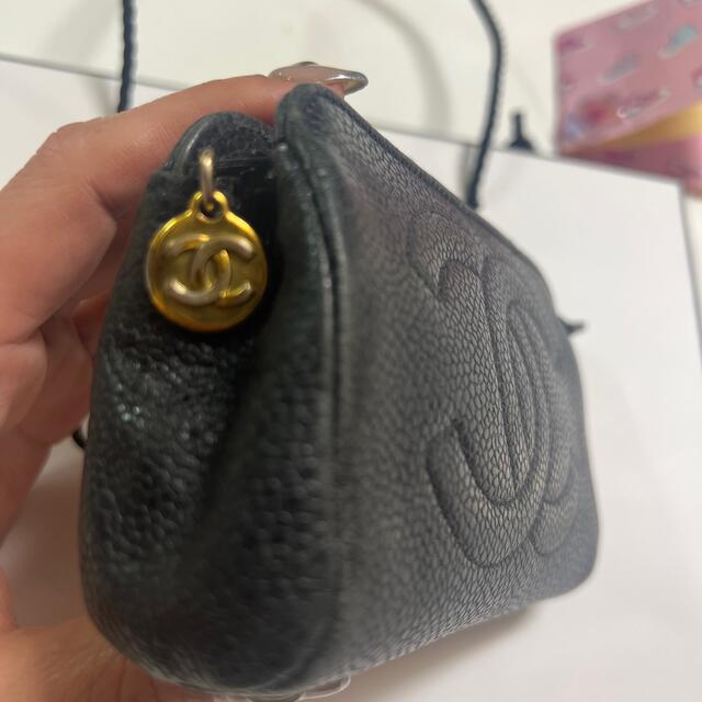 CHANEL(シャネル)のCHANEL ラムスキン　ポーチ　BLACK 正規品 レディースのファッション小物(ポーチ)の商品写真